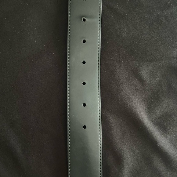 Louis Vuitton belt - Picture 2 of 3